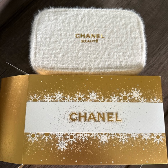 Chanel White Cosmetic Pouch and makeup NWT - Picture 1 of 4